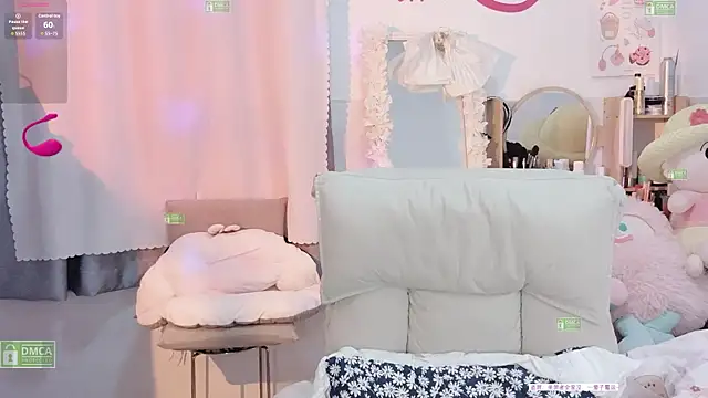 Snapshot of Carly_1 chatting on October 15, 5:35 pm Carly 1 online show from October 15, 5:35 pm