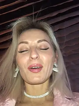 Snapshot of Diamond_Bunny_ chatting on January 29, 5:24 pm Diamond Bunny online show from January 29, 5:24 pm