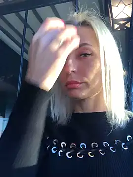Snapshot of Diamond_Bunny_ chatting on February 8, 2:38 pm Diamond Bunny online show from February 8, 2:38 pm