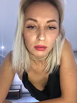 Snapshot of Diamond_Bunny_ chatting on February 20, 3:41 pm Diamond Bunny online show from February 20, 3:41 pm