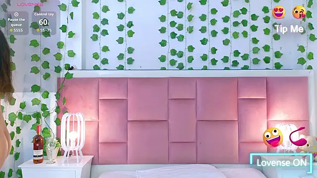 Snapshot of kaily_sweet1 chatting on March 21, 11:15 am kaily sweet1 online show from March 21, 11:15 am