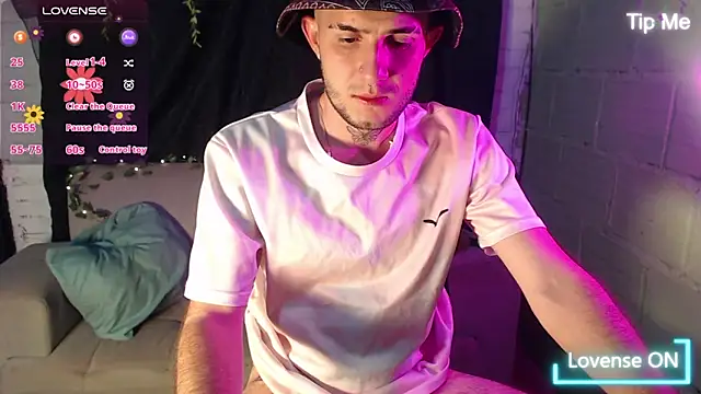 Snapshot of Dante_Bear_ chatting on March 14, 12:06 am Dante Bear online show from March 14, 12:06 am