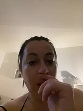 Snapshot of Lyannabuena69 chatting on March 2, 2:14 am Lyannabuena69 online show from March 2, 2:14 am