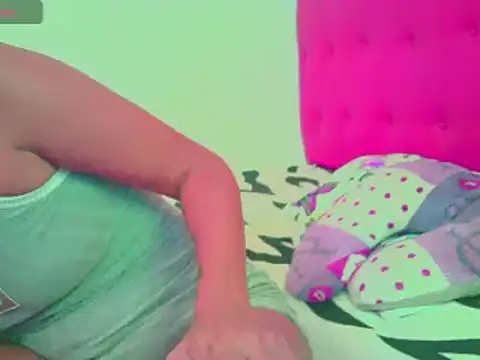 Snapshot of rosa_pretty chatting on January 11, 5:51 pm rosa pretty online show from January 11, 5:51 pm