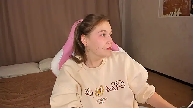 Colleen Blake online show from October 1, 4:46 pm