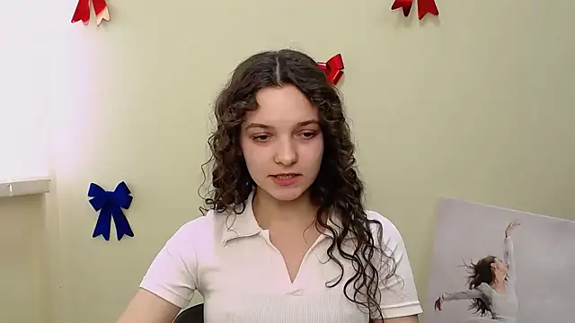  SusieSu  online show from February 19, 10:45 am