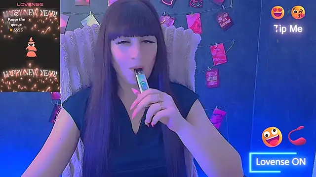 Snapshot of Violla_My chatting on April 9, 7:58 am Violla My online show from April 9, 7:58 am