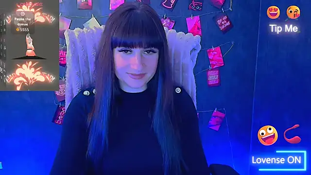 Snapshot of Violla_My chatting on April 14, 5:46 am Violla My online show from April 14, 5:46 am