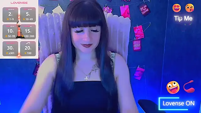 Snapshot of Violla_My chatting on April 15, 5:47 am Violla My online show from April 15, 5:47 am