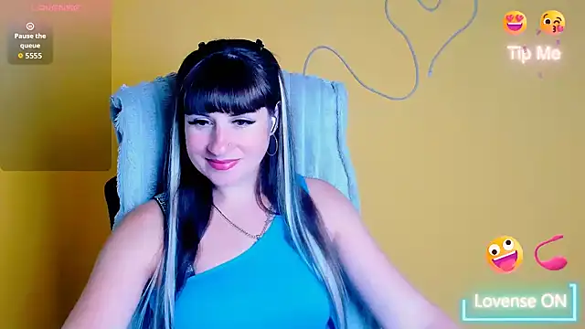 Snapshot of Violla_My chatting on July 8, 11:48 am Violla My online show from July 8, 11:48 am