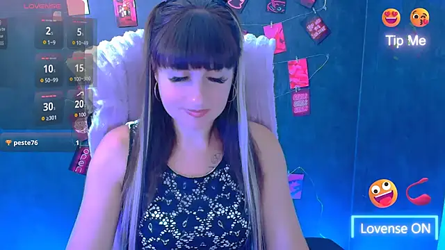 Snapshot of Violla_My chatting on July 18, 8:07 am Violla My online show from July 18, 8:07 am