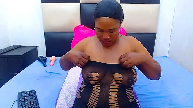 LICKABLEASSxxxx online show from March 9, 11:25 pm