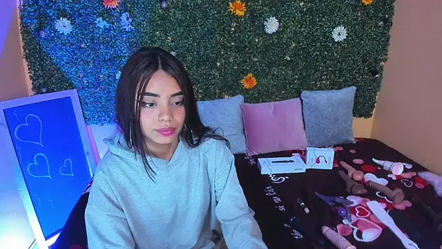 Tiffany sander online show from January 26, 7:21 am