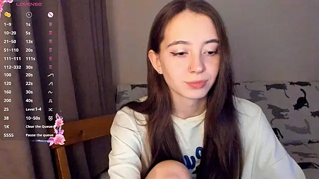 EvaBradley online show from December 18, 7:20 pm