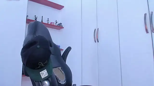 Snapshot of Jonryder_ chatting on December 18, 4:35 pm Jonryder online show from December 18, 4:35 pm