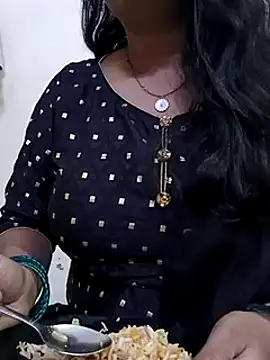 Snapshot of Anamika_Kapoor chatting on December 24, 10:39 pm Anamika Kapoor online show from December 24, 10:39 pm