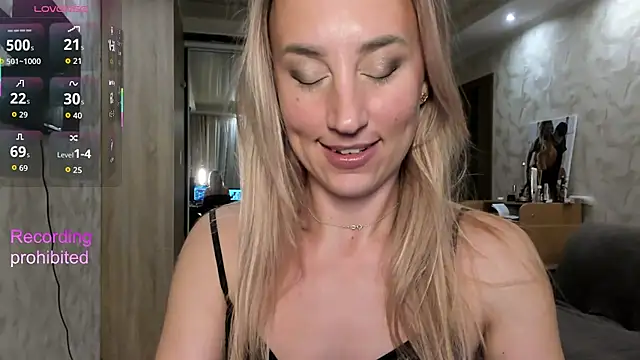 lady Nati online show from December 1, 2:33 pm