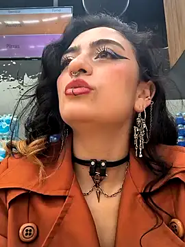 Lila Desiree online show from December 31, 6:35 pm