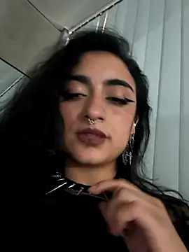 Lila Desiree online show from December 15, 5:28 pm