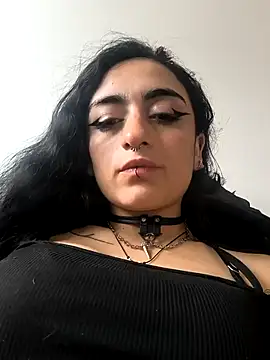 Snapshot of Lila_Desiree chatting on April 25, 4:15 pm Lila Desiree online show from April 25, 4:15 pm