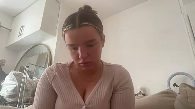 maisiesmithx online show from September 21, 10:06 am