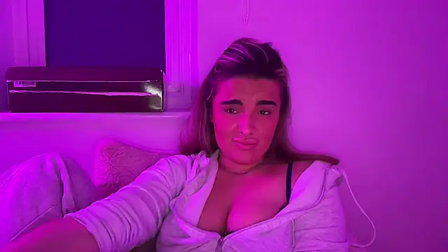 maisiesmithx online show from January 17, 11:41 pm