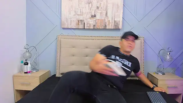 Vale n Matt online show from September 19, 3:30 am