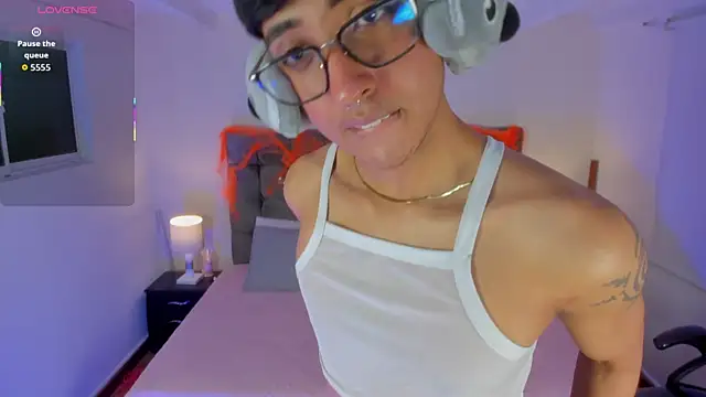 Dark hairy  online show from October 31, 4:24 am