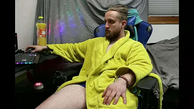 Snapshot of DrownMentallyyy chatting on January 7, 6:05 am DrownMentallyyy online show from January 7, 6:05 am