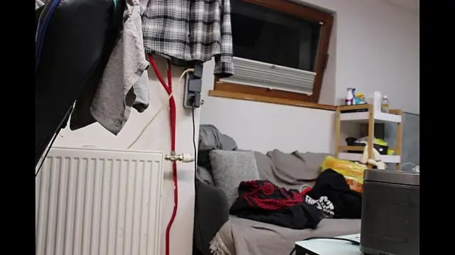 Snapshot of DrownMentallyyy chatting on January 23, 12:57 am DrownMentallyyy online show from January 23, 12:57 am