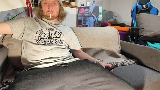 Snapshot of DrownMentallyyy chatting on March 11, 10:09 pm DrownMentallyyy online show from March 11, 10:09 pm