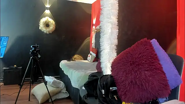 YayaHilton online show from November 22, 4:22 am