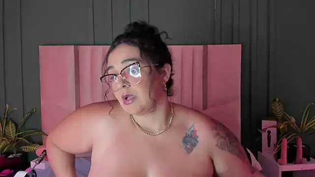 Reginavegaa online show from March 3, 5:18 pm