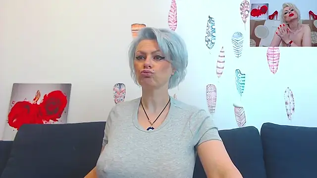 ForeverBarbie  online show from April 16, 1:50 am