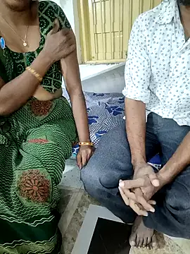 Snapshot of savixxx chatting on December 12, 8:25 am savixxx online show from December 12, 8:25 am