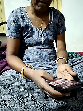 Snapshot of savixxx chatting on January 2, 5:24 am savixxx online show from January 2, 5:24 am