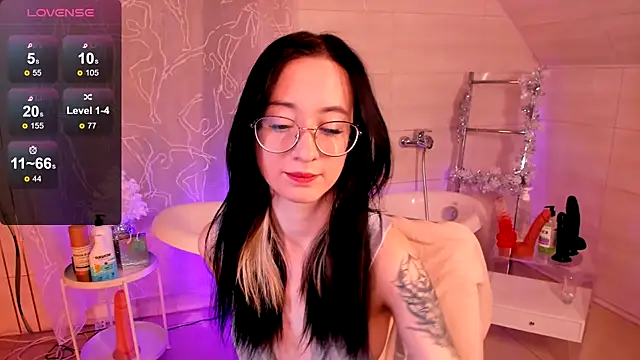 Snapshot of Dark_Lola_ chatting on December 17, 9:50 am Dark Lola online show from December 17, 9:50 am