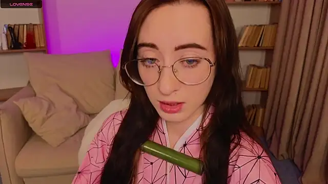 Snapshot of Dark_Lola_ chatting on March 1, 6:35 am Dark Lola online show from March 1, 6:35 am