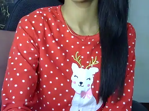 MAAYRA 09 online show from January 31, 5:10 pm