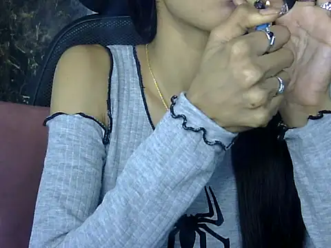 MAAYRA 09 online show from February 1, 12:37 pm