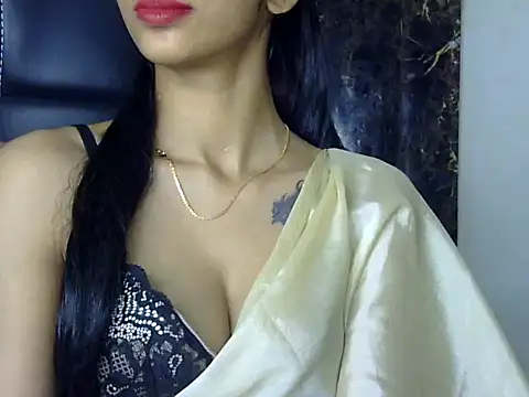 MAAYRA 09 online show from February 16, 2:54 pm