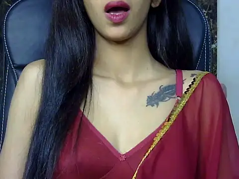 MAAYRA 09 online show from March 4, 3:15 pm