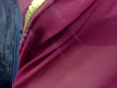 MAAYRA 09 online show from March 4, 6:18 pm