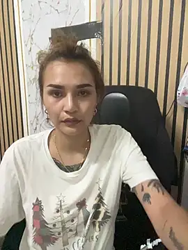 Snapshot of Kate_99 chatting on May 11, 5:02 am Kate 99 online show from May 11, 5:02 am