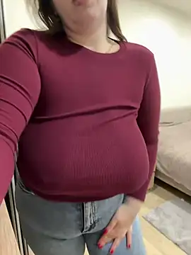 Snapshot of Your_Hot_Sister01 chatting on January 18, 2:12 pm Your Hot Sister01 online show from January 18, 2:12 pm