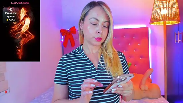  sexybunny  online show from December 21, 3:35 am