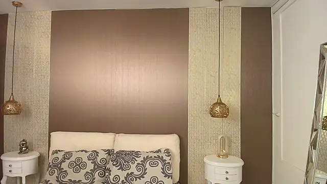 Snapshot of DannaDooll99 chatting on November 12, 11:21 am DannaDooll99 online show from November 12, 11:21 am