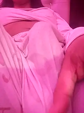 Snapshot of DannaDooll99 chatting on November 24, 12:43 am DannaDooll99 online show from November 24, 12:43 am