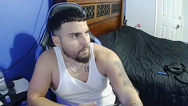 Snapshot of MasterKvn chatting on February 7, 8:01 am MasterKvn online show from February 7, 8:01 am