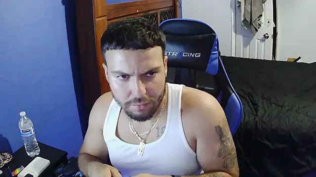 Snapshot of MasterKvn chatting on November 3, 9:32 am MasterKvn online show from November 3, 9:32 am